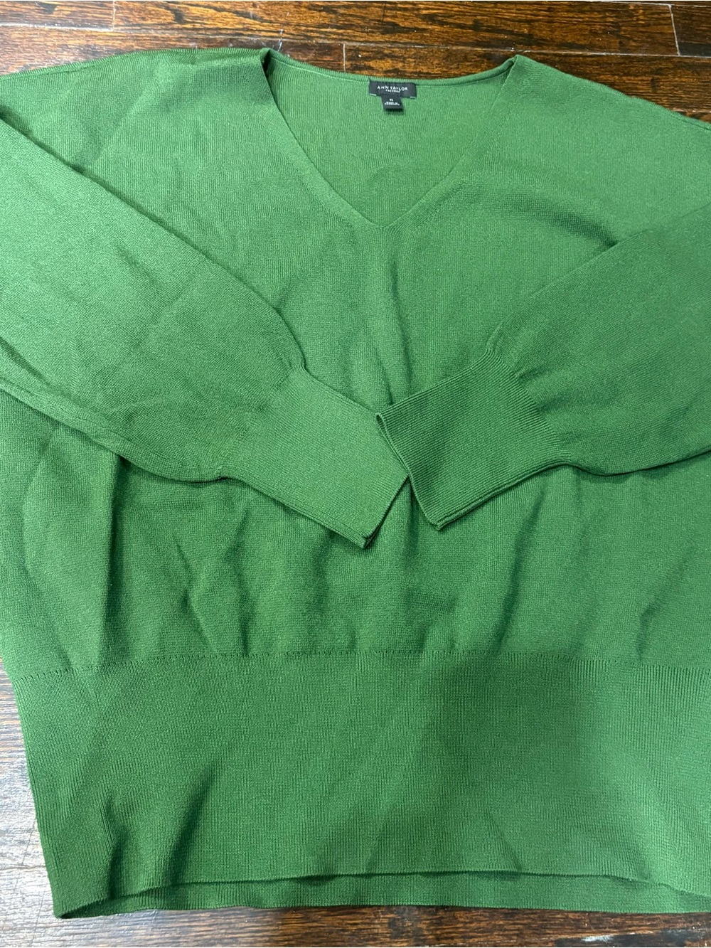 Ann Taylor Factory Kelly Green V-Neck Sweater